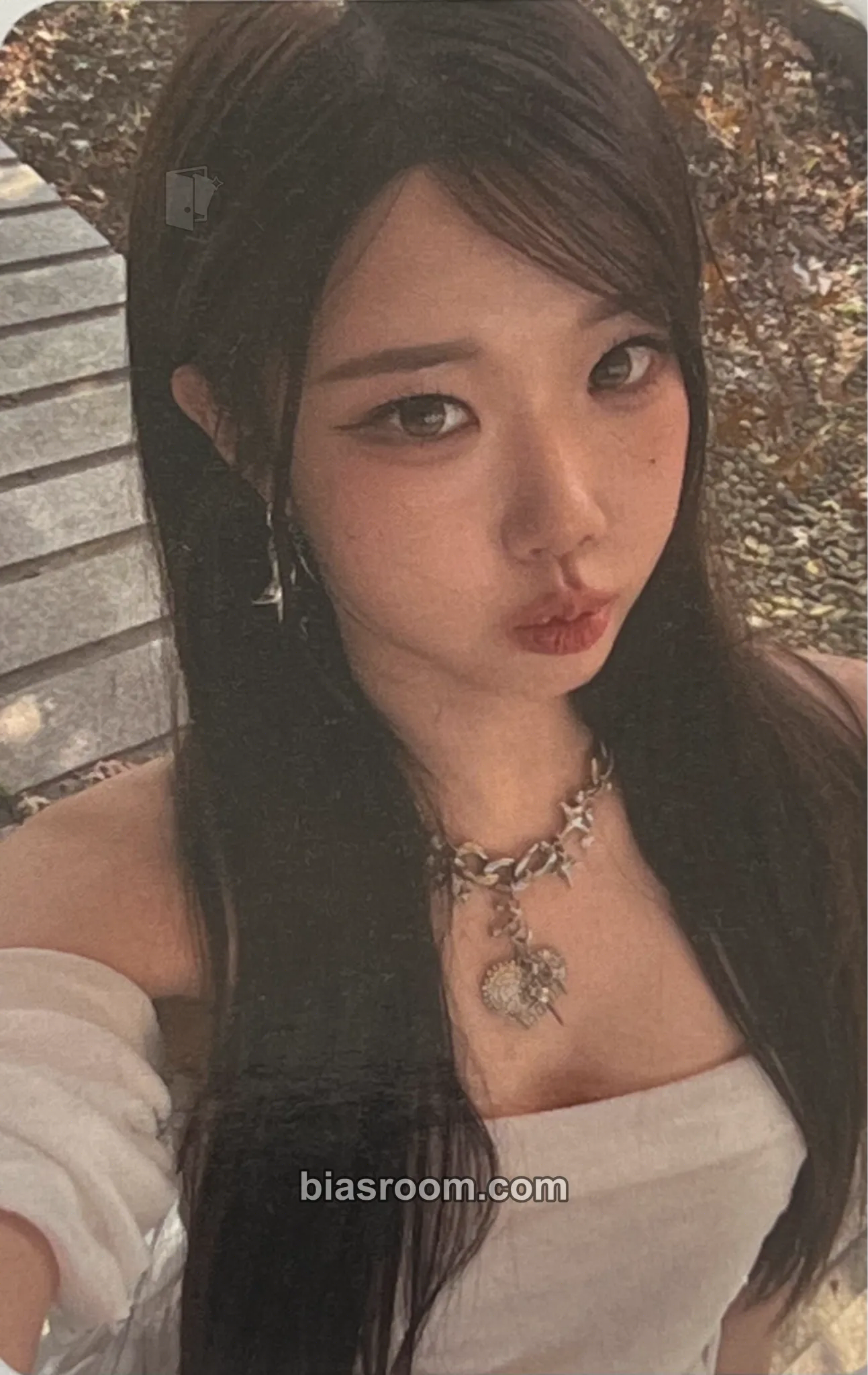 Chaewon "A new chapter of the party - messier, classier Goods package" Photocard - CLASSy - CLASSy K-pop photocard