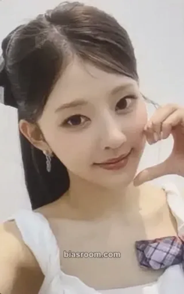 Kiiras - Harin - TATA Album 1st music fansign round 1