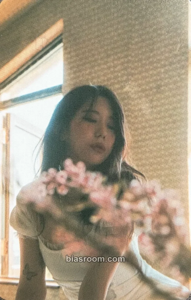 Jiae - Love is Love Album album photocard