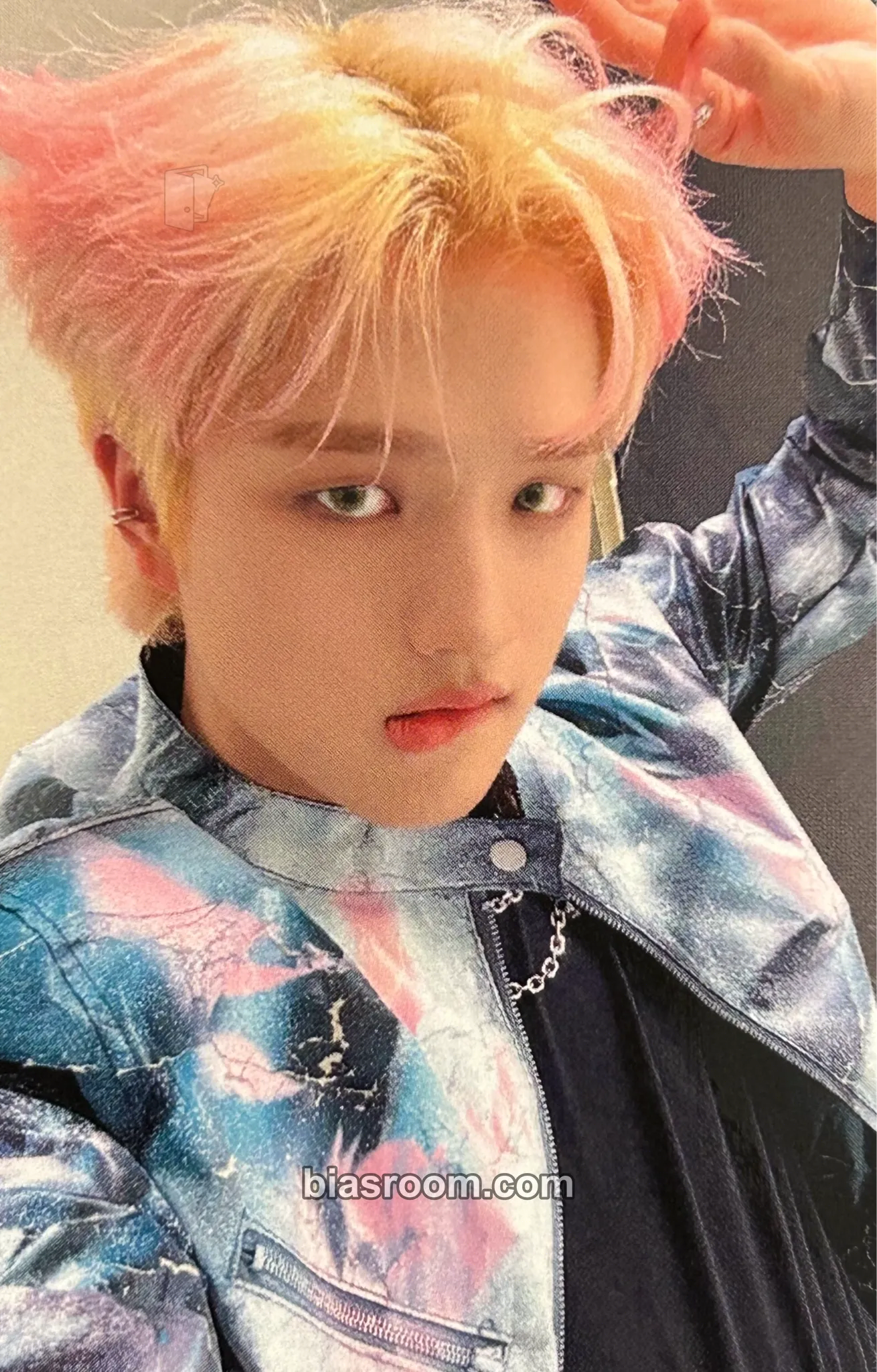 Yechan Chameleon Photocard - TRENDZ - TRENDZ K-pop photocard