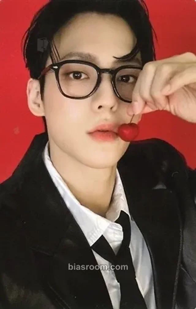 BTOB - Minhyuk - 2025 SEASON’S GREETINGS [Jelly Planet: A Sweet Birthday Bash!] Other