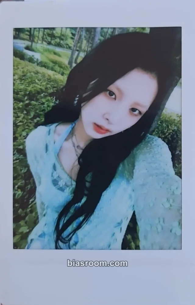 KARD - Jiwoo - KARD 2023 World Tour Playground Event tour merch polaroid set