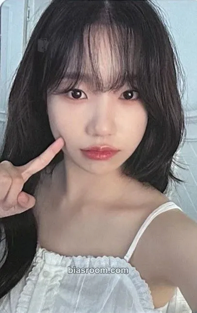 Jo Yuri Love All Photocard - Jo Yuri K-pop photocard