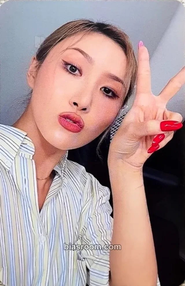 MAMAMOO - Hwasa - WAW Album mymusictaste (mmt) video call (fancall) round 3