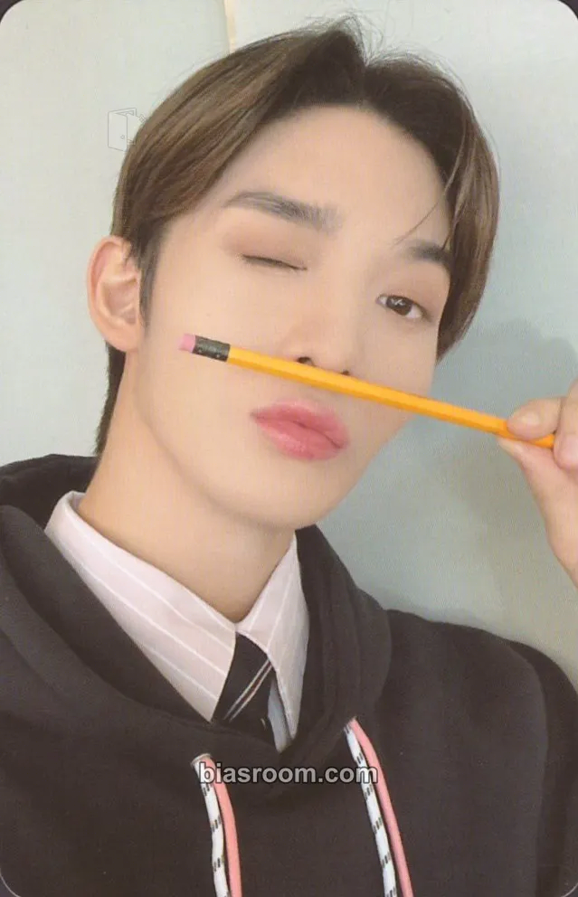 Jinyoung 2023 Seasons Greetings Photocard - CIX - CIX K-pop photocard