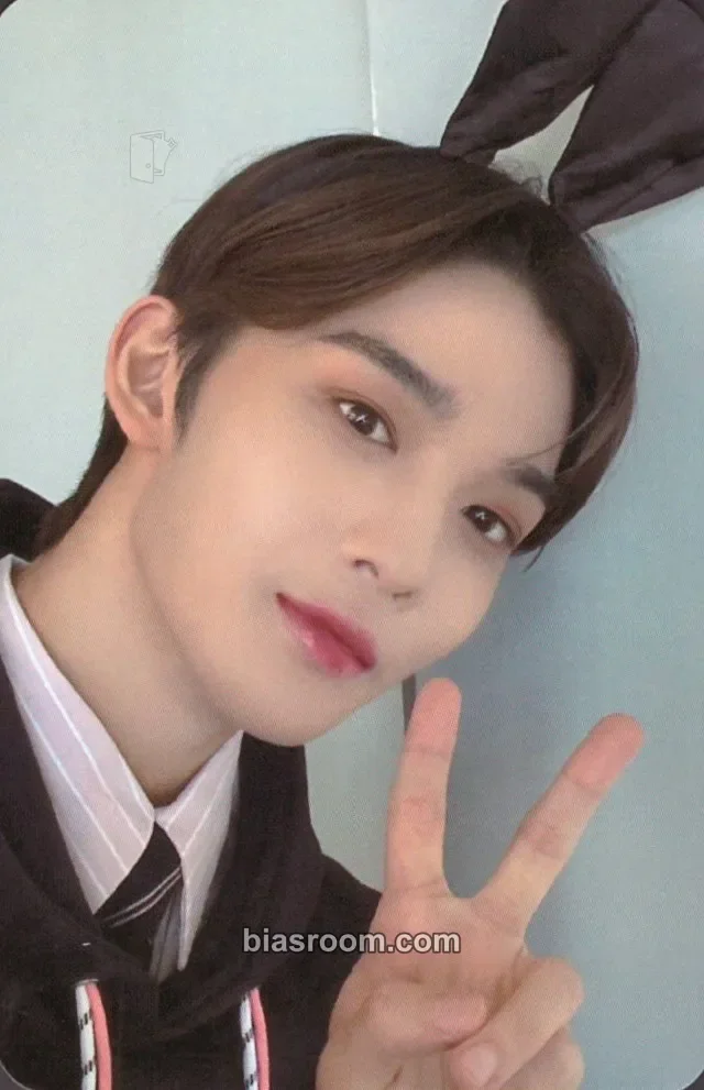 CIX - Jinyoung - 2023 Seasons Greetings Other season's greetings pob (pre-order benefit) everline