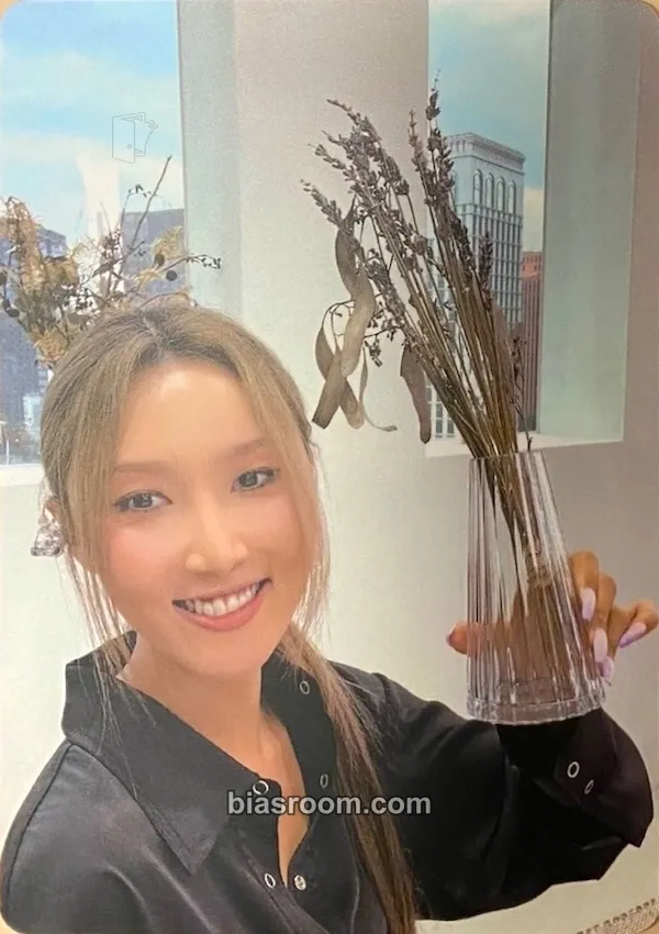 Hwasa WAW Photocard - MAMAMOO - MAMAMOO K-pop photocard