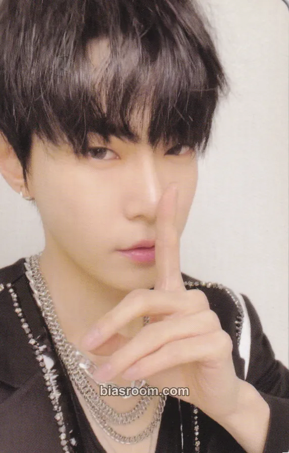 Doyoung Beyond LIVE – NCT : Resonance 'Global Wave' Photocard - NCT - NCT K-pop photocard