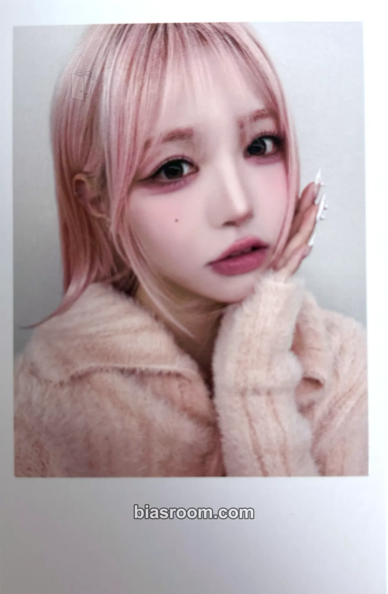 Chaewon Beyond Beauty Photocard - tripleS - tripleS K-pop photocard