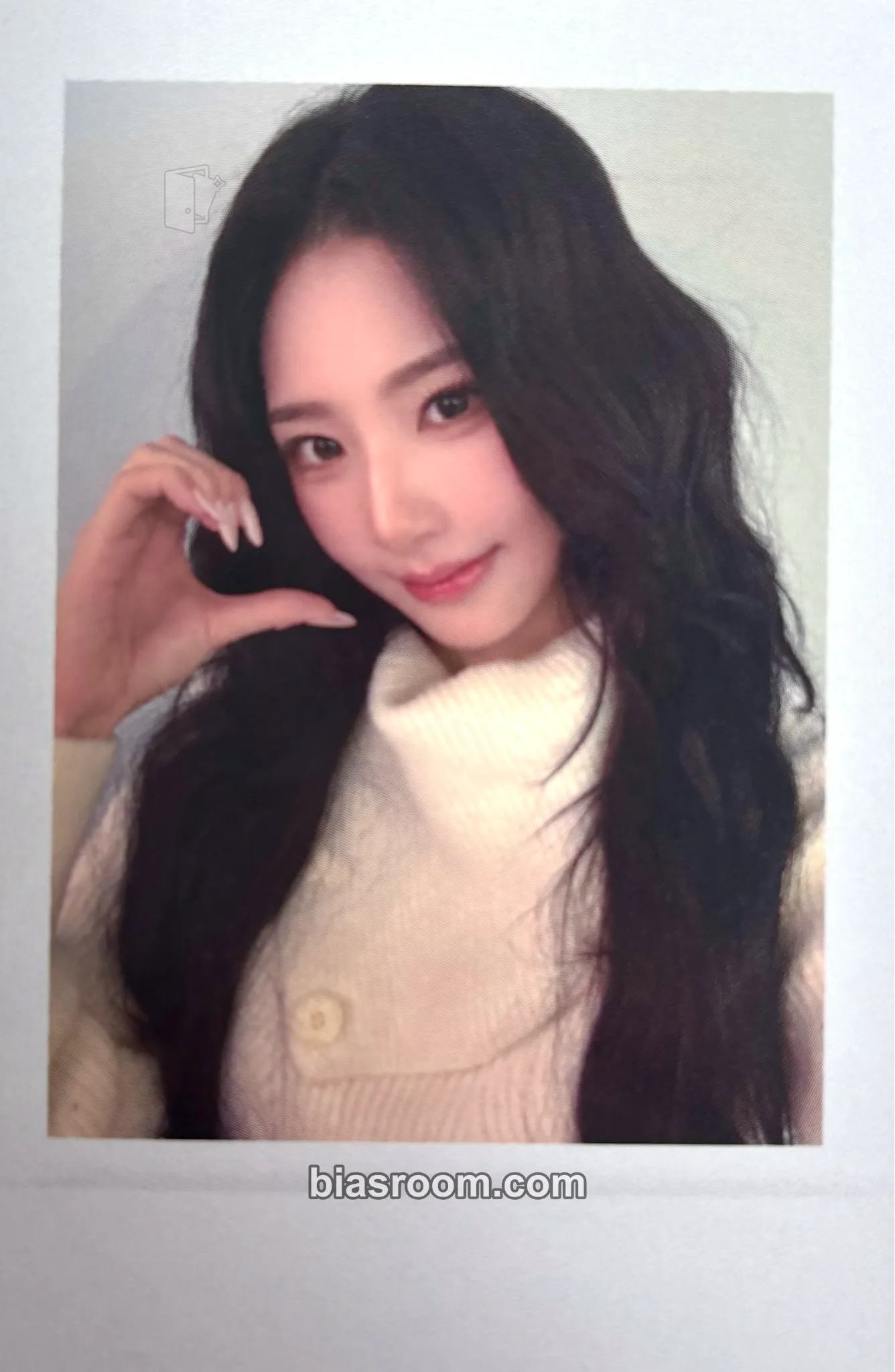 Xinyu Beyond Beauty Photocard - tripleS - tripleS K-pop photocard
