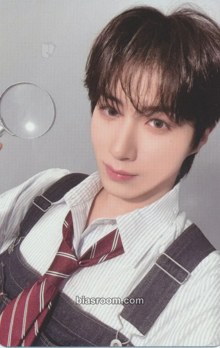 Xion Season‘s Greetings 2026 - Quest for the Wishing Moon Photocard - ONEUS - ONEUS K-pop photocard