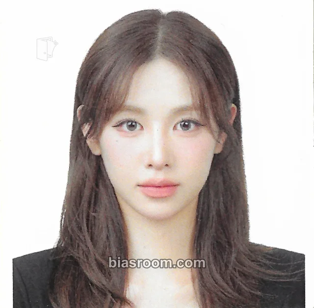 AWU - Lola - TATz (Lola Solo) Album id photo sticker KiT/kihno version album inclusion