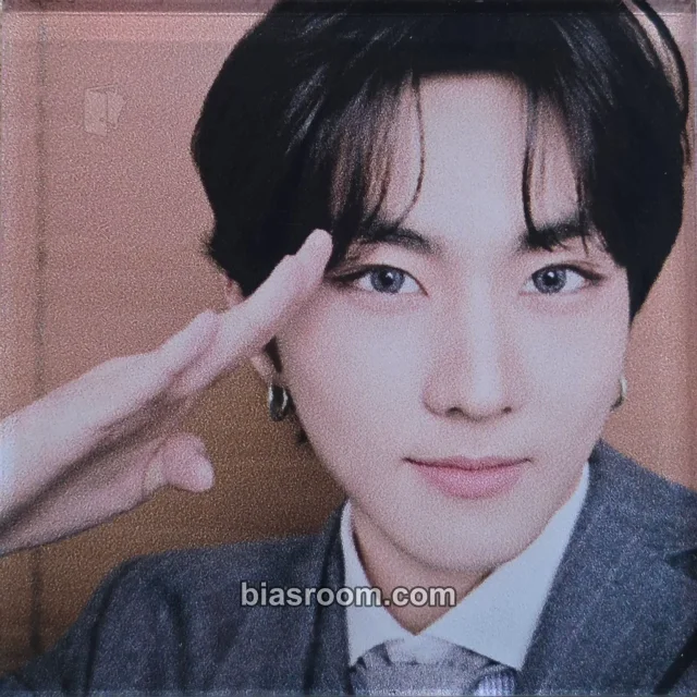 ENHYPEN - Jungwon - MEMORABILIA Album magnet weverse global shop (wvg) pob (pre-order benefit)