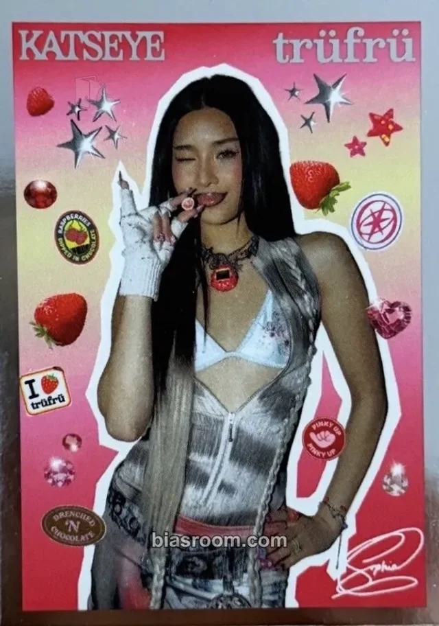 KATSEYE - Sophia - Walmart Tru Fru Pop-Up Event pop-up foil card