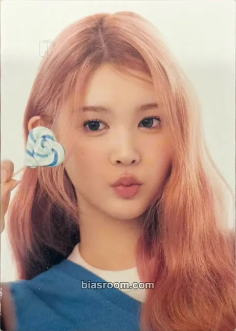 A-na TELECA 2025 Kpop Rookie Photocard - Hearts2Hearts - Hearts2Hearts K-pop photocard
