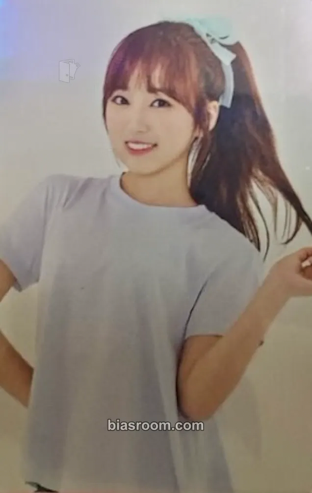 Nako EYES ON ME Photocard - IZ*ONE - IZ*ONE K-pop photocard