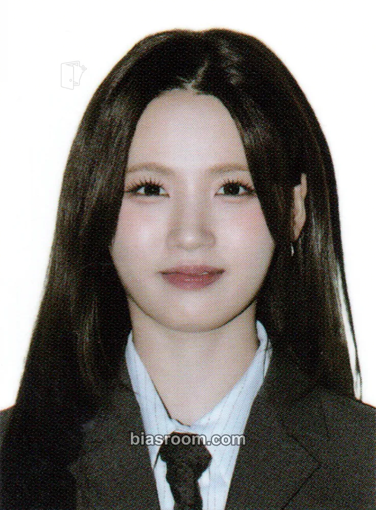 Jiyoon ICHILLIN' 2025 Season's Greetings - Office (Poca Album) Photocard - ICHILLIN’ - ICHILLIN’ K-pop photocard