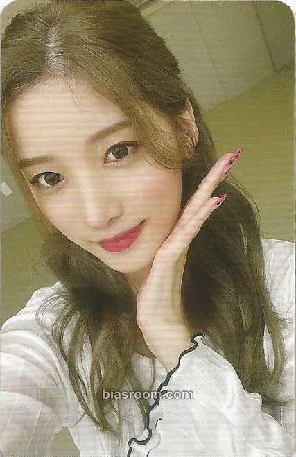 Yuki HIDE & SEEK Photocard - PURPLE KISS - PURPLE KISS K-pop photocard