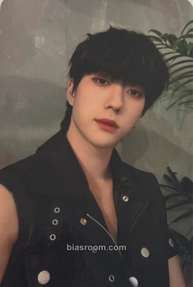 BLACK LEVEL - Ze:U - NEW-START Album album photocard