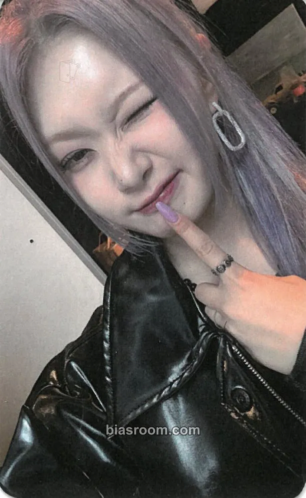Swan BXX Photocard - PURPLE KISS - PURPLE KISS K-pop photocard