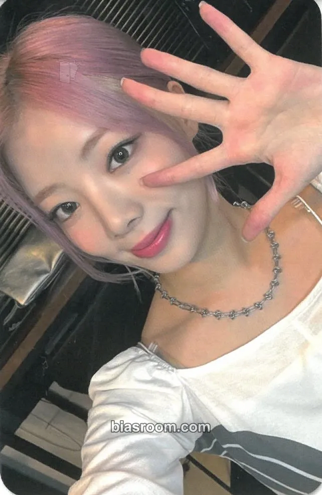 Na Goeun HIDE & SEEK Photocard - PURPLE KISS - PURPLE KISS K-pop photocard