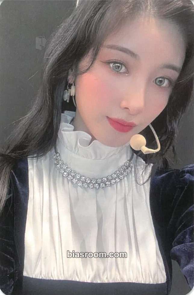 Yuki INTO VIOLET Photocard - PURPLE KISS - PURPLE KISS K-pop photocard