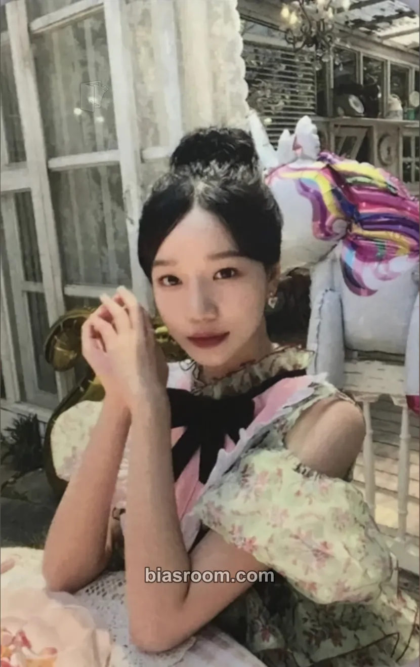 Jo Yuri Op.22 Y-Waltz : in Major Photocard - Jo Yuri K-pop photocard
