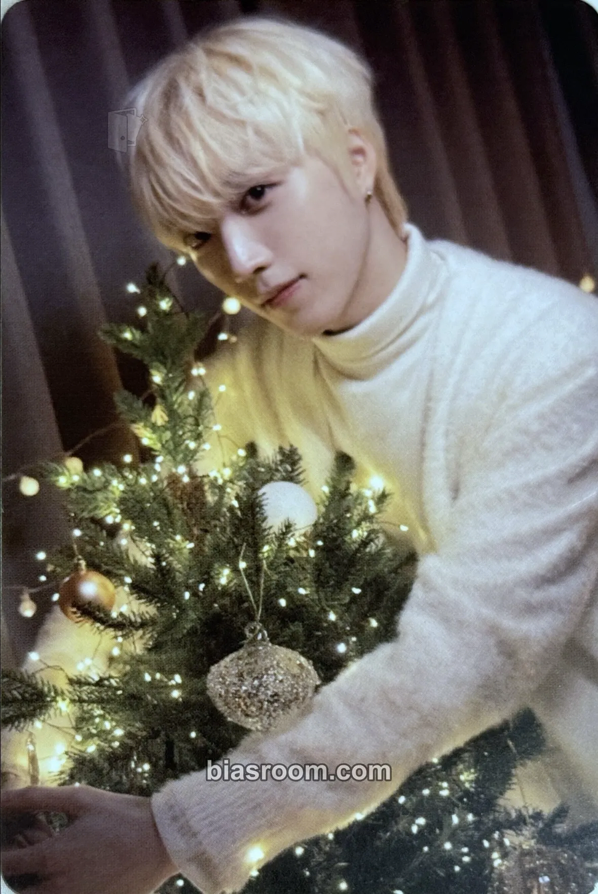 Wooyoung Confetti Photocard - AIMERS - AIMERS K-pop photocard