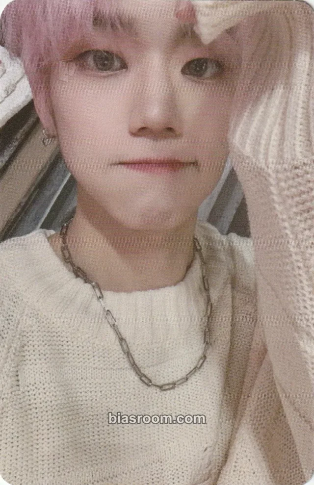 ENOi - Laon - RED in the Apple Album album photocard