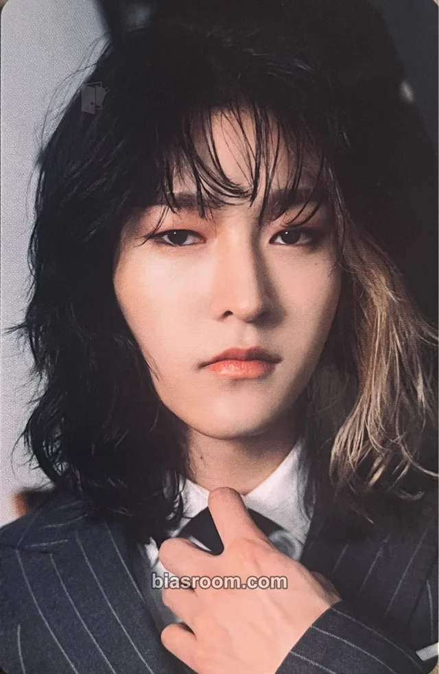 OnlyOneOf - JunJi - Suit Dance (Japanese ver.) Album album photocard limited edition
