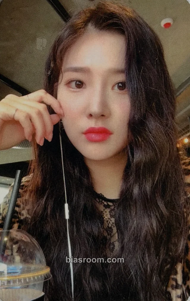 FAVORITE - Seoyeon - Loca Album album photocard selfie