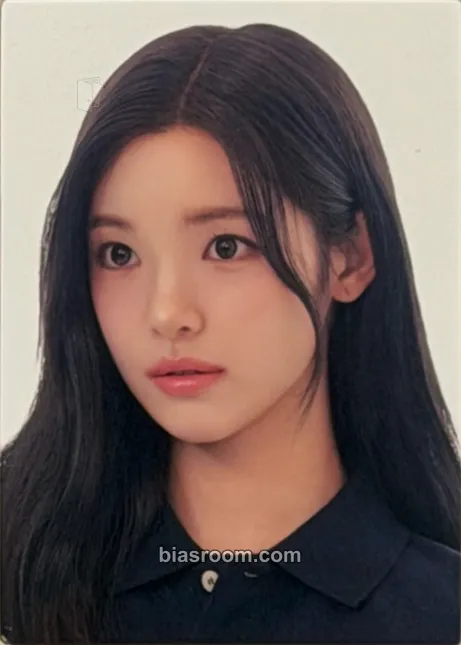 Yuha TELECA 2025 Kpop Rookie Photocard - Hearts2Hearts - Hearts2Hearts K-pop photocard