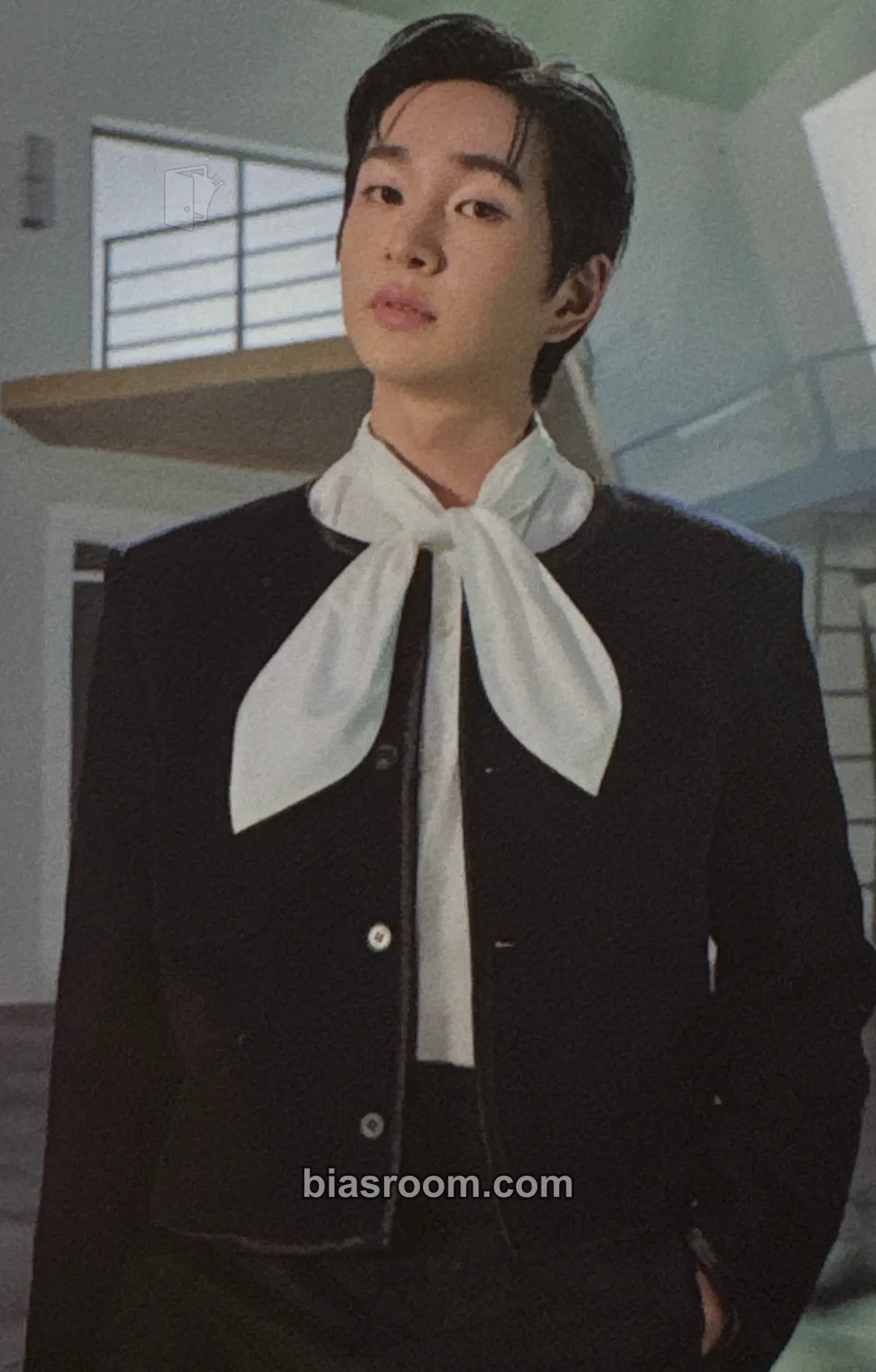 Onew FLOW Photocard - SHINee - SHINee K-pop photocard