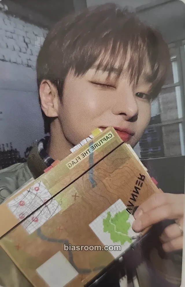 VANNER - Hyesung - CAPTURE THE FLAG Album album photocard victory version