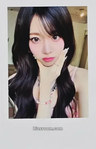 Nien LOVE&POP pt.1 Photocard - tripleS - tripleS K-pop photocard