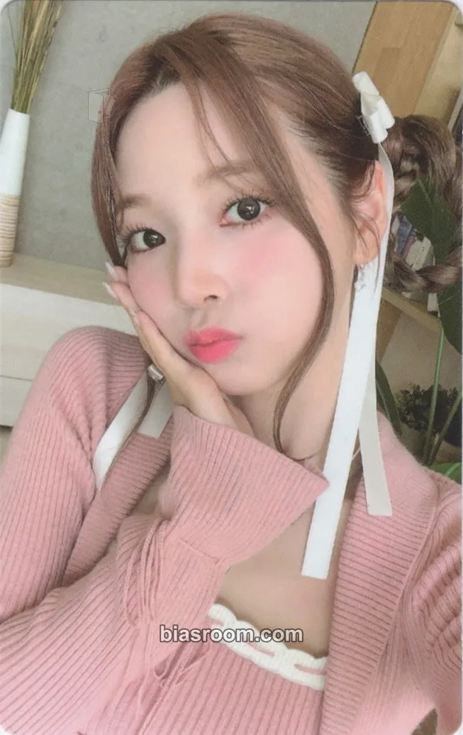 Yeonhee Boom Photocard - Rocket Punch - Rocket Punch K-pop photocard