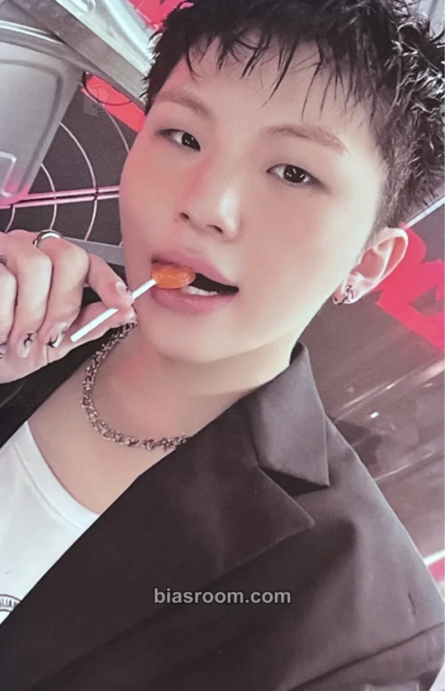 SEVENTEEN - Woozi - BEAM Album broadcast