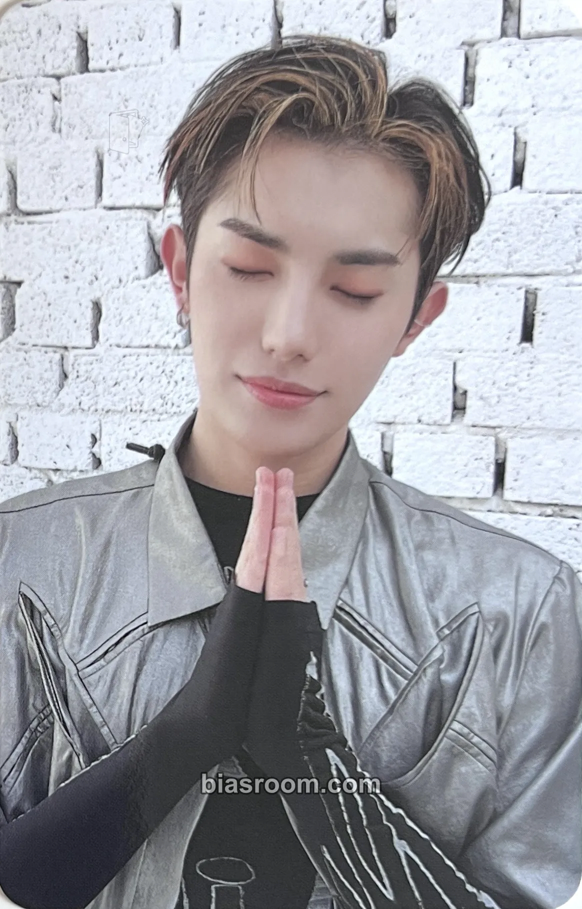Mill seOul cOllectiOn Photocard - OnlyOneOf - OnlyOneOf K-pop photocard