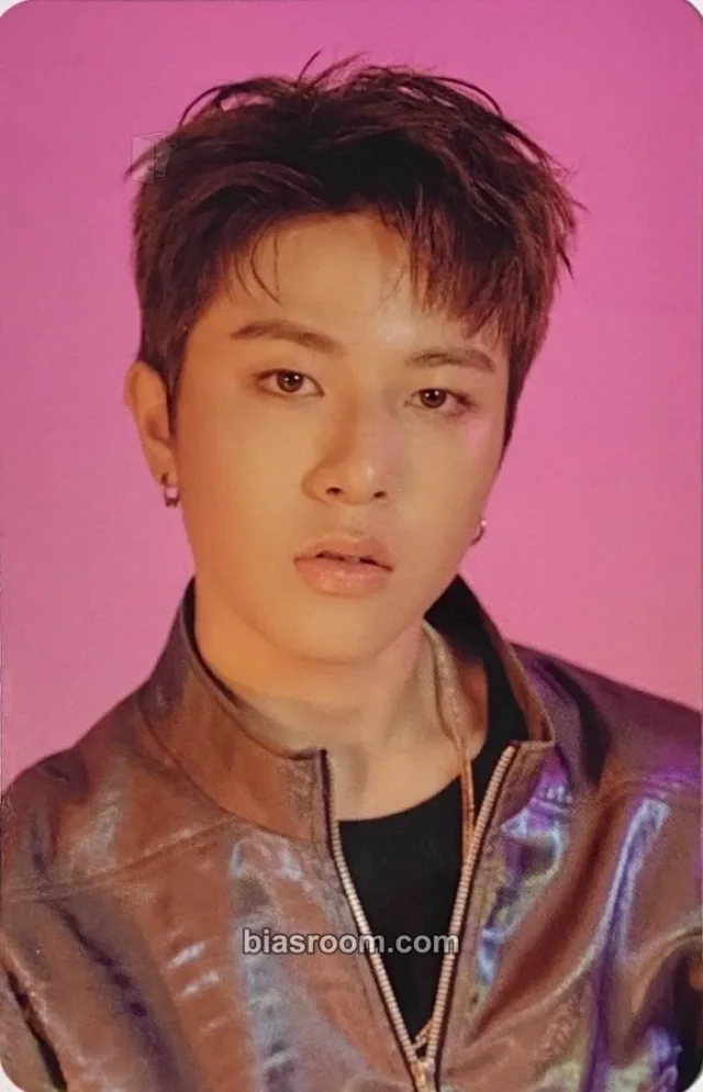 TREASURE - So Junghwan - THE FIRST STEP: CHAPTER ONE Album album photocard black version version 3 concept photocard