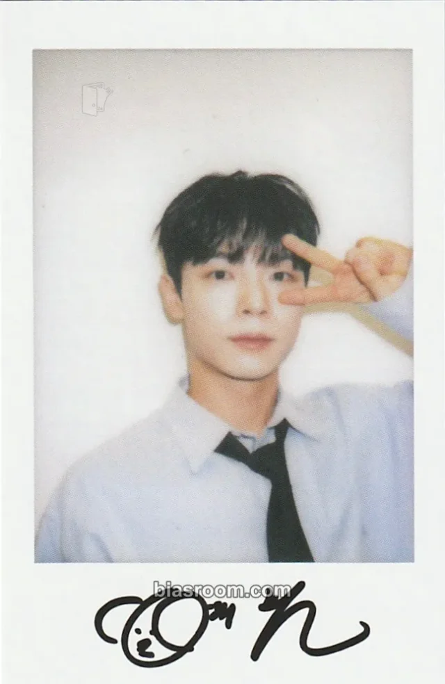 LUCY - Yechan - Wajangchang Album makestar pob (pre-order benefit) polaroid