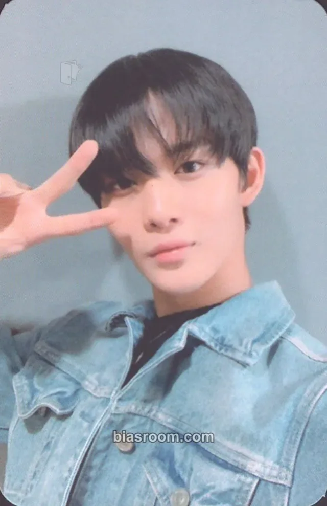 Bae Jinyoung - Jinyoung - 1st Official Fanclub Kit Other photocard set