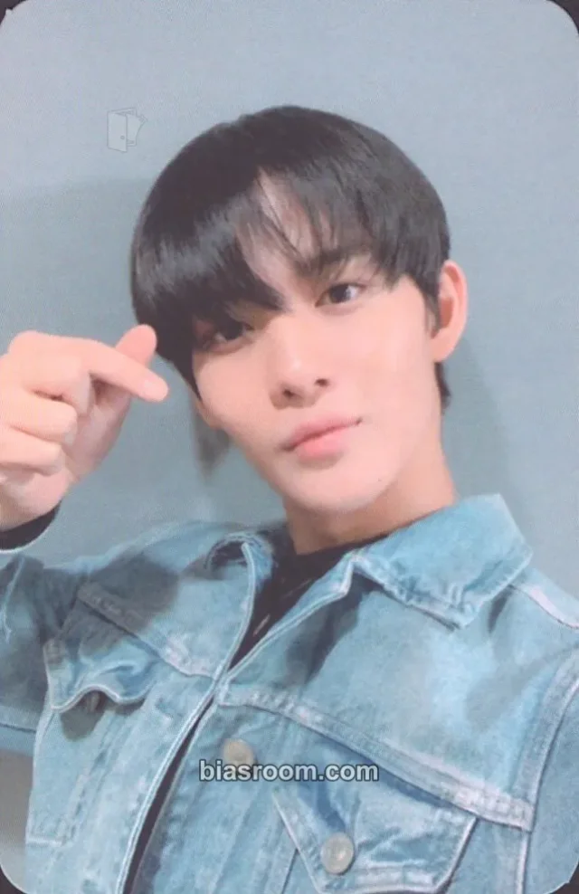Bae Jinyoung - Jinyoung - 1st Official Fanclub Kit Other photocard set