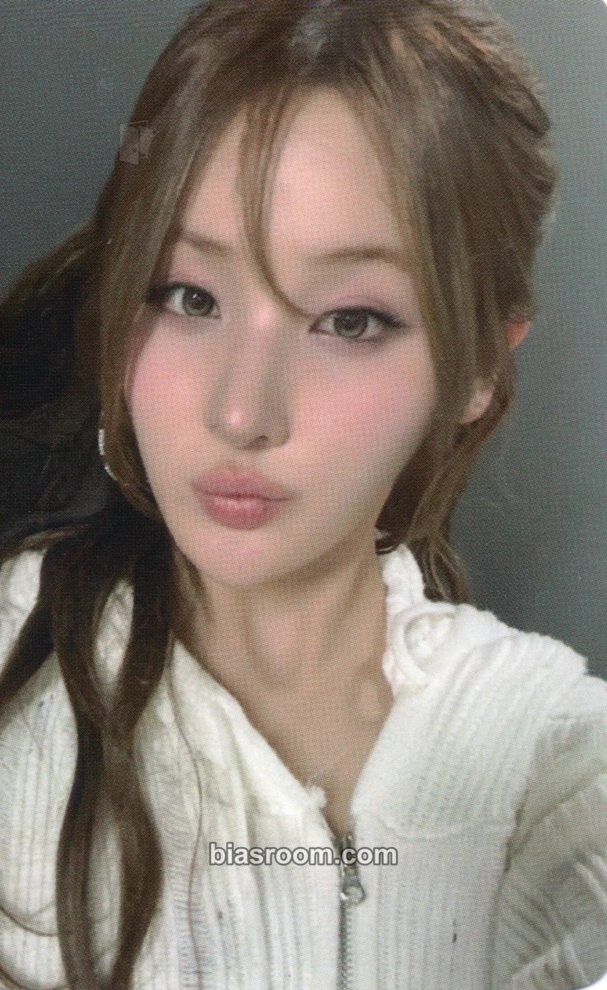 Belle 224 Photocard - KISS OF LIFE - KISS OF LIFE K-pop photocard