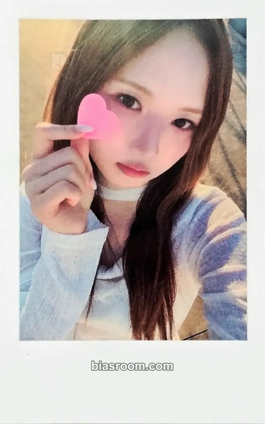 Jiwoo LOVE&POP pt.1 Photocard - tripleS - tripleS K-pop photocard