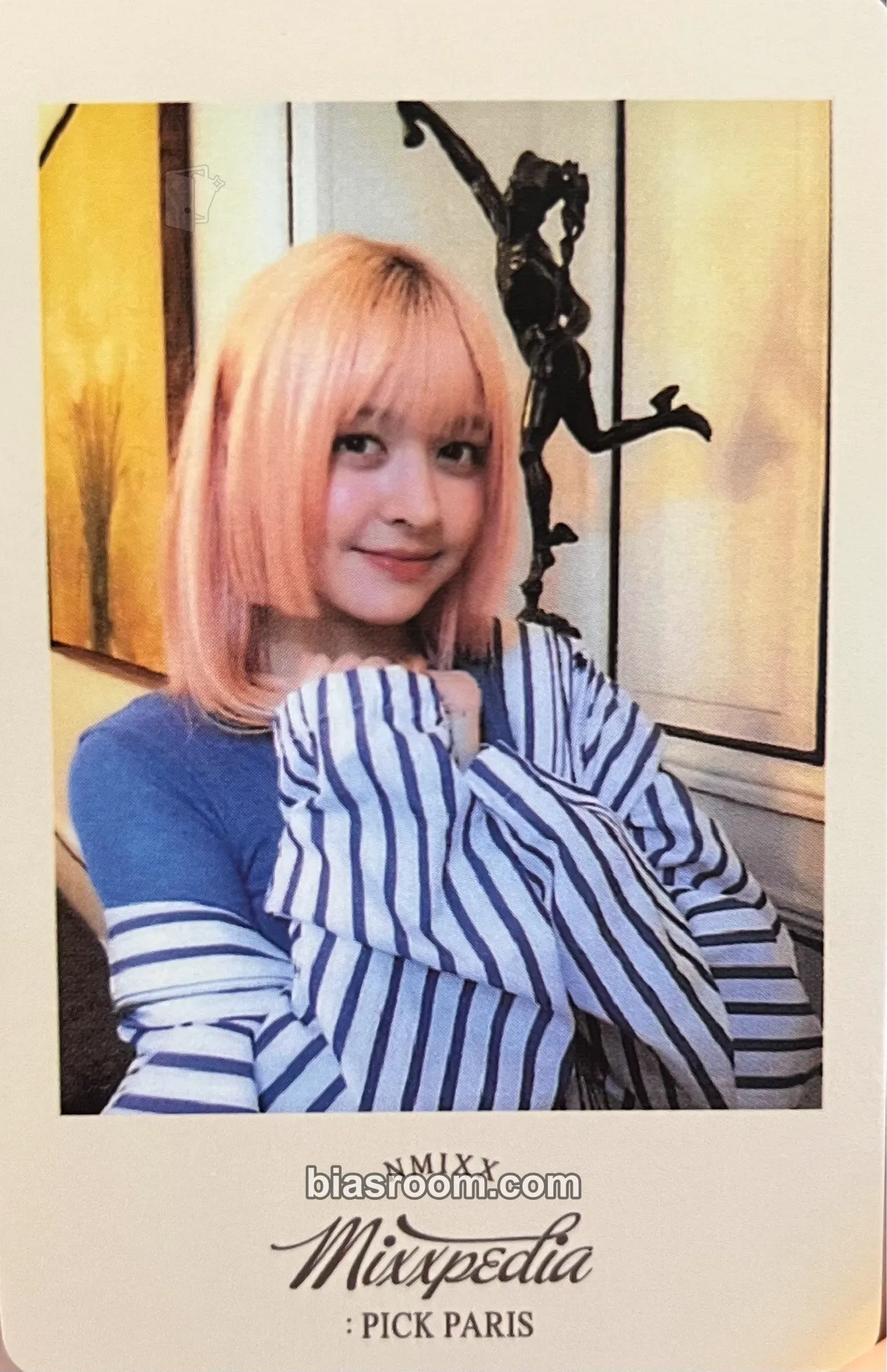 Lily MIXXPEDIA : PICK PARIS Photocard - NMIXX - NMIXX K-pop photocard