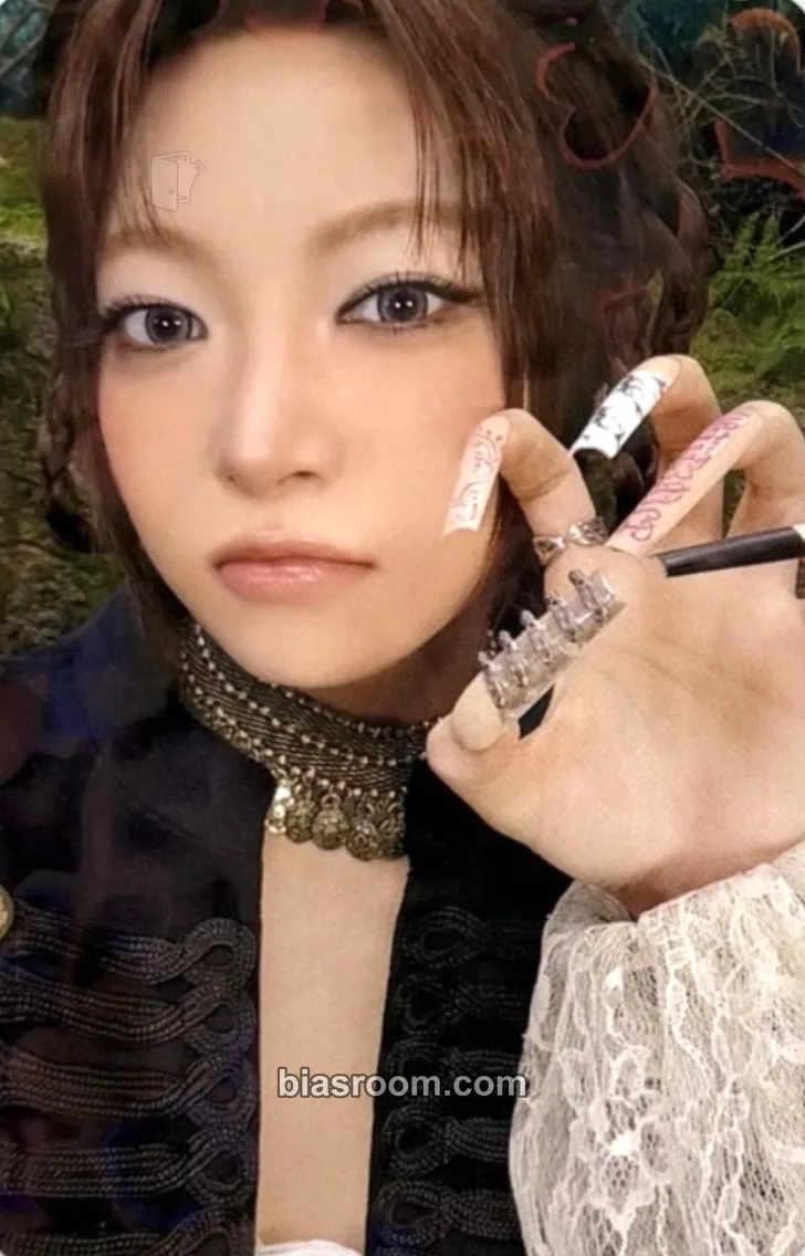 Hong Eunchae PUREFLOW pt.1 Photocard - LE SSERAFIM - LE SSERAFIM K-pop photocard