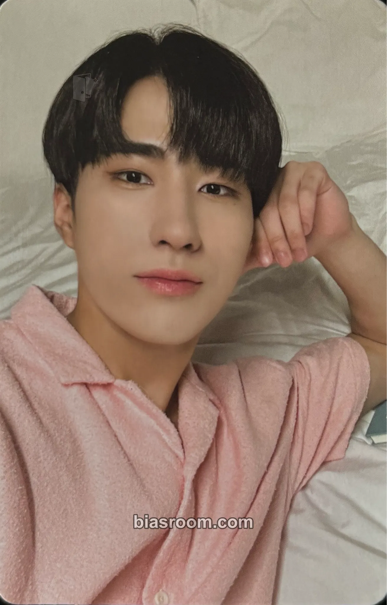 Harin Season’s greetings 2023 - Take Five Photocard - ONEWE - ONEWE K-pop photocard