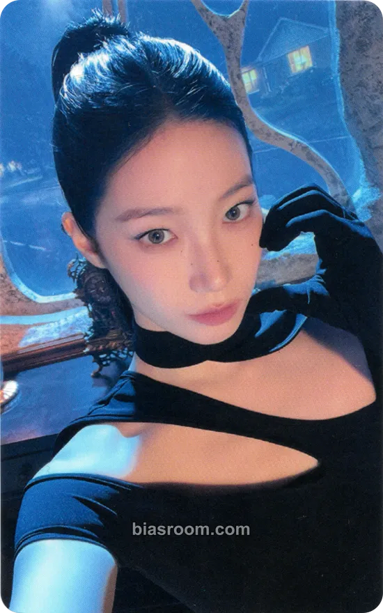 Kazuha PUREFLOW pt.1 Photocard - LE SSERAFIM - LE SSERAFIM K-pop photocard