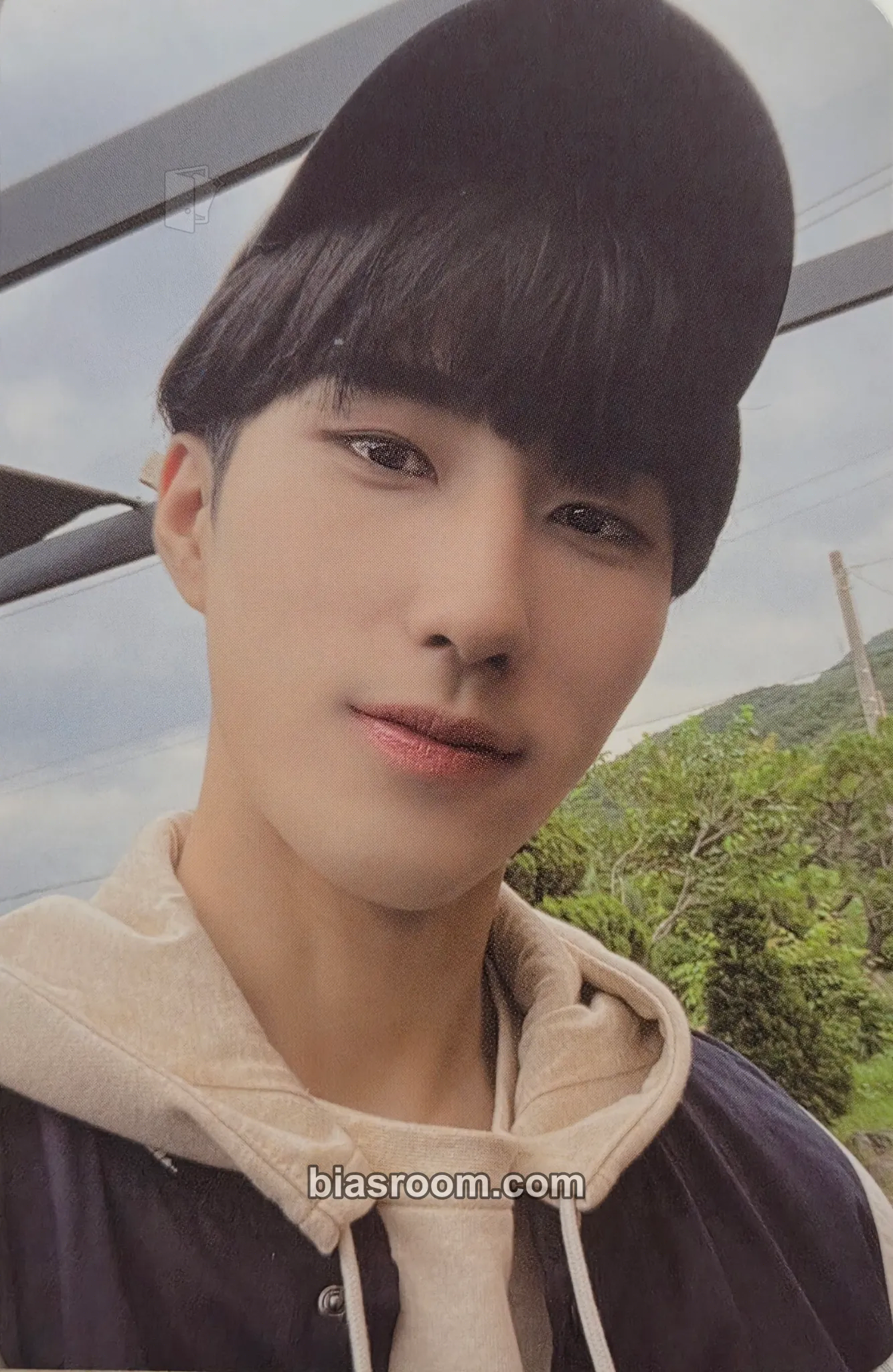 Harin Season’s greetings 2023 - Take Five Photocard - ONEWE - ONEWE K-pop photocard