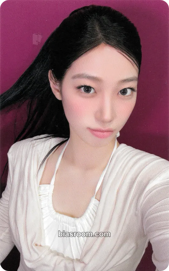 Kazuha PUREFLOW pt.1 Photocard - LE SSERAFIM - LE SSERAFIM K-pop photocard